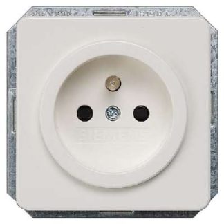 Двухконтактная розетка Delta Profile CEE7, частично — кремово-белая розетка 5UB1315