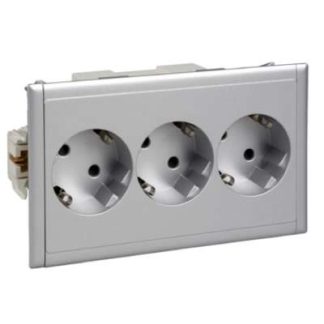 Тройная розетка 16А/250В - защитный контакт розетки 5940111