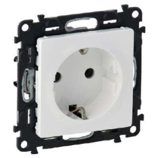 Розетка SCHUKO VLIFE ультрабелая 753109