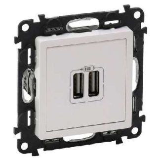 Зарядное устройство VLIFE USB 1500 мА, ультрабелый, артикул 753112