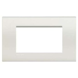 Светлая белая рамка с 4 модулями LNA4804BI