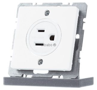 Таможня США/Канады. Розетка NEMA с заземляющим контактом - розетка NEMA белого цвета 41666089