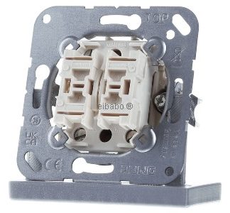 Тумблерный переключатель 20 AX 250 В, серия - Встраиваемый переключатель серии 505-20U