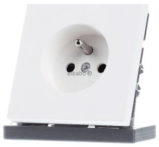 Французская/бельгийская розетка LS1520FKIWWM