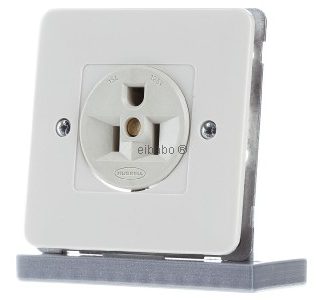 Американская розетка - Комбинированный выключатель/настенная розетка D 80.6670/15 US W
