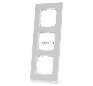 Тройная пластиковая рама DeltaMiro - трехсекционная рама белого цвета 5TG1113-0