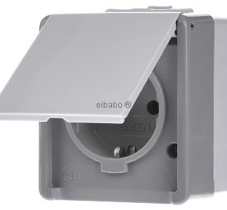 Настенная розетка Delta с откидной крышкой, степень защиты IP44, светло-серый цвет - Электрическая розетка 5UB4711